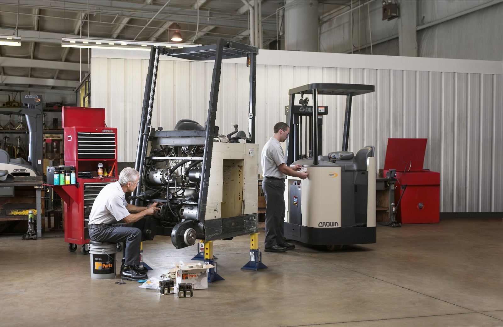 BMH technicians perform expert forklift repairs and maintenance